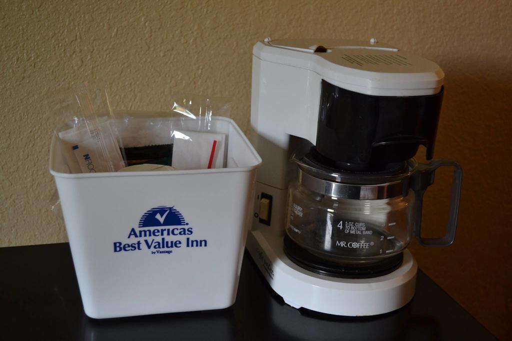 Americas Best Value Inn Smithfield Extérieur photo