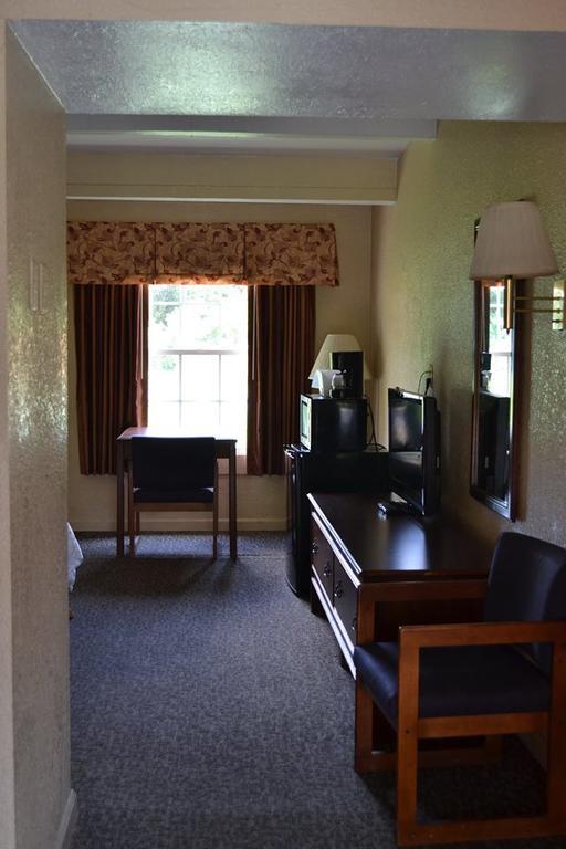 Americas Best Value Inn Smithfield Extérieur photo