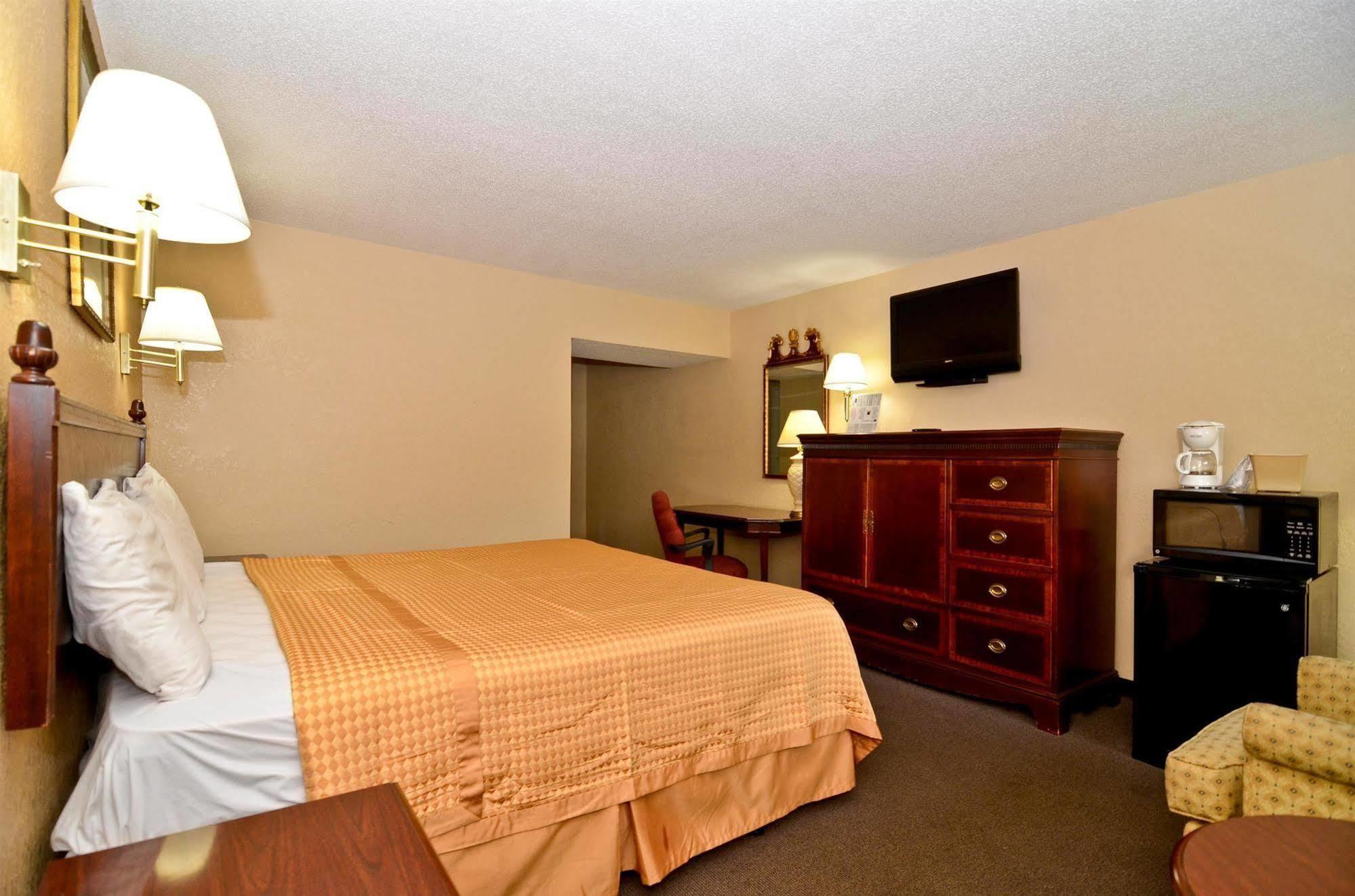 Americas Best Value Inn Smithfield Chambre photo