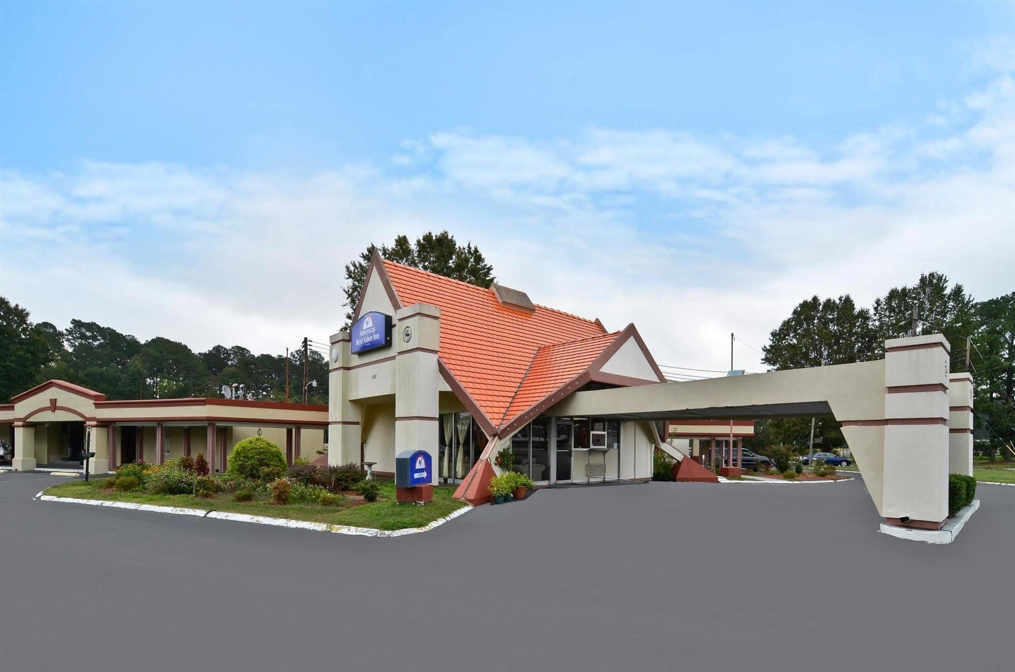 Americas Best Value Inn Smithfield Extérieur photo